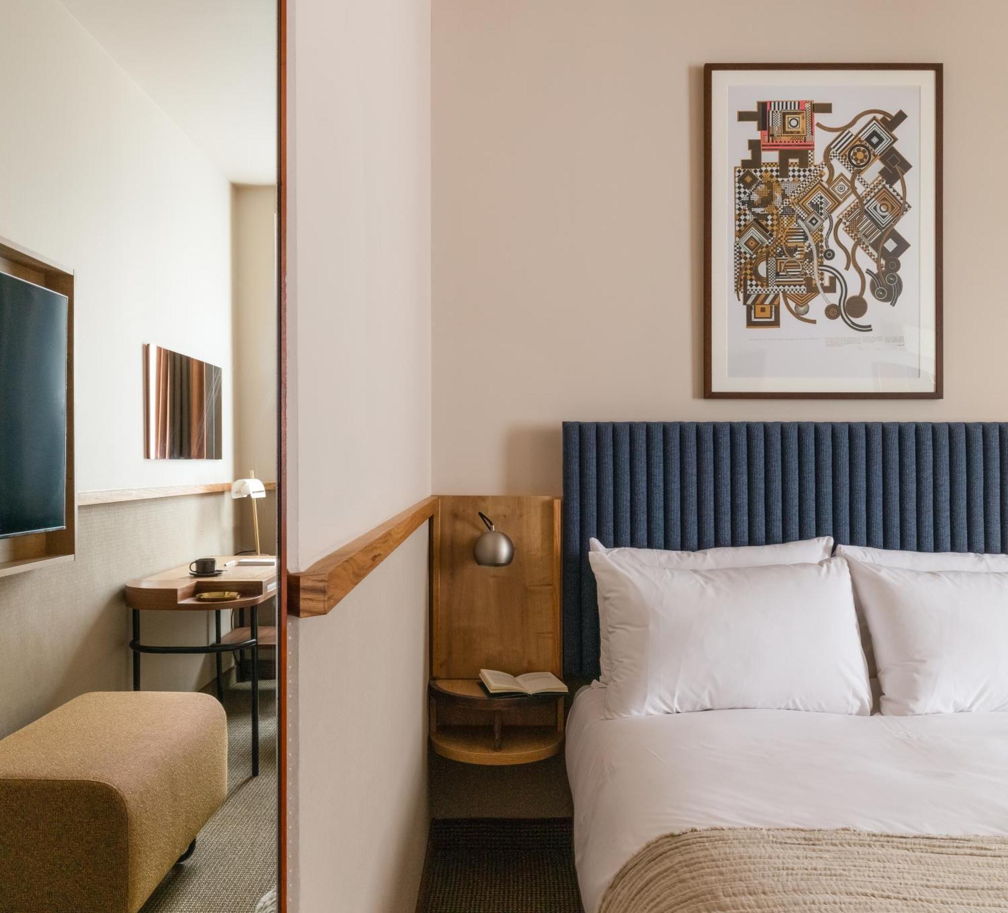 Superior Queen Room