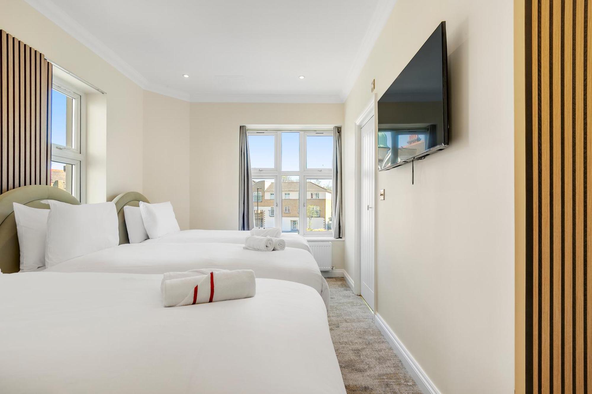 Luxury Triple Room,1660287368:JPEG