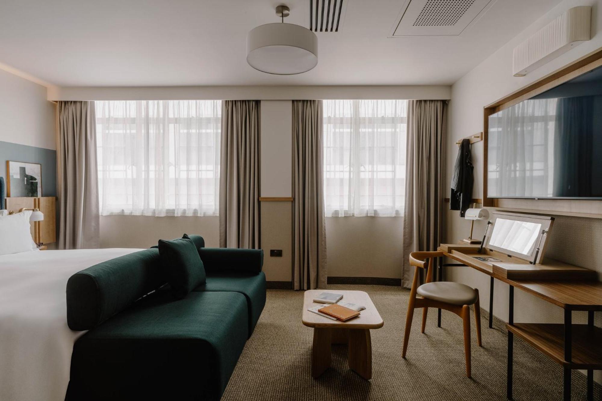 Standard Queen Room