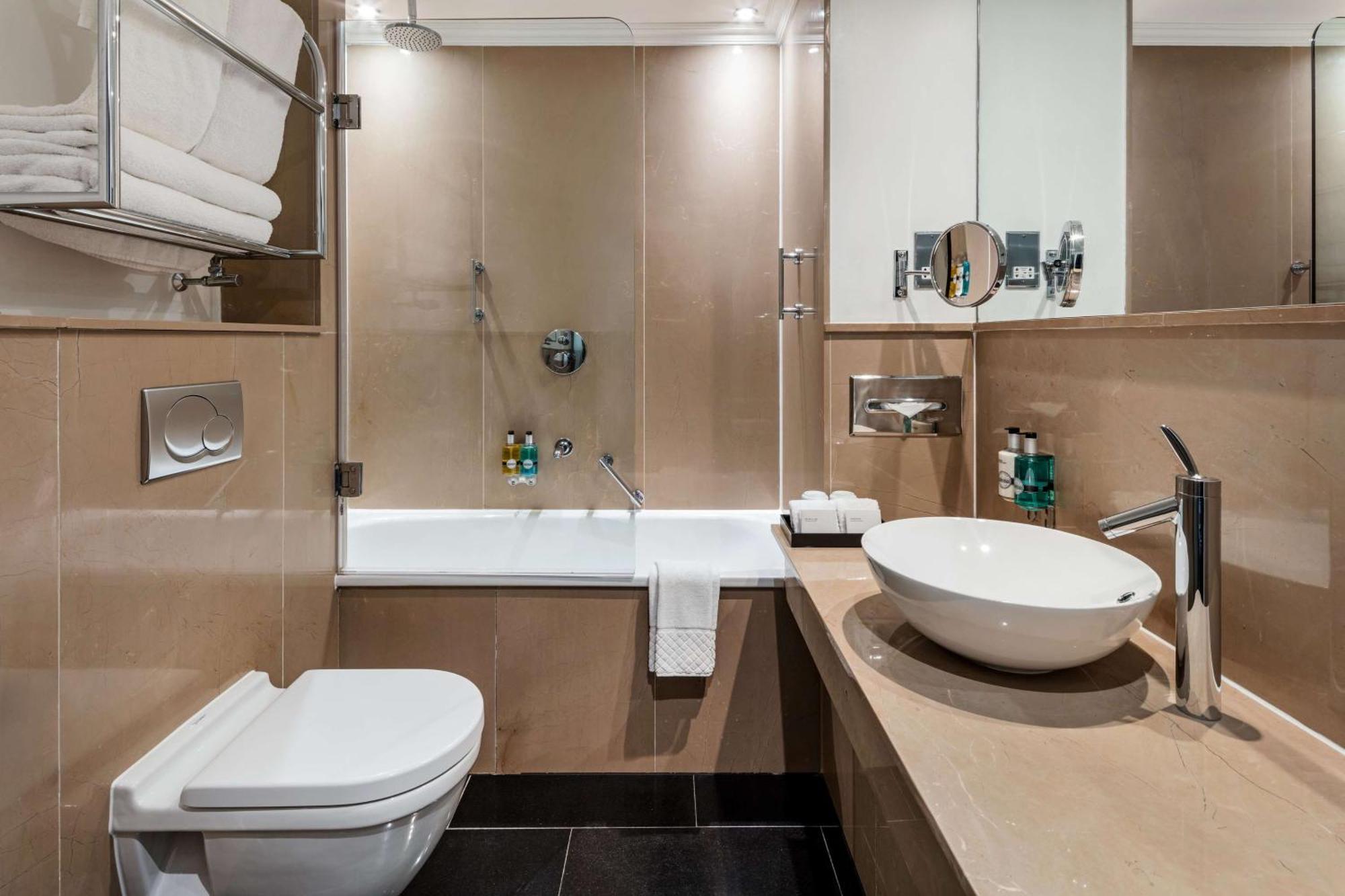 Quarto Superior com Cama de Casal ou 2 de Solteiro