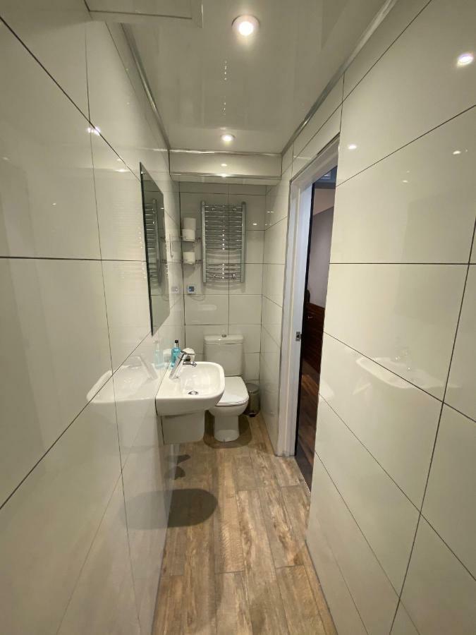 Superior Single Room,379433164:JPEG